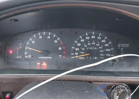 1997 Toyota 4Runner Sr5 V6 z USA, uszkodzony, nr VIN JT3GN86R7V0035294